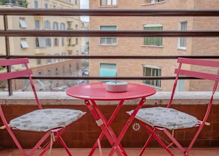 Bed & Breakfast Damiani & Sister Guesthouse 4*