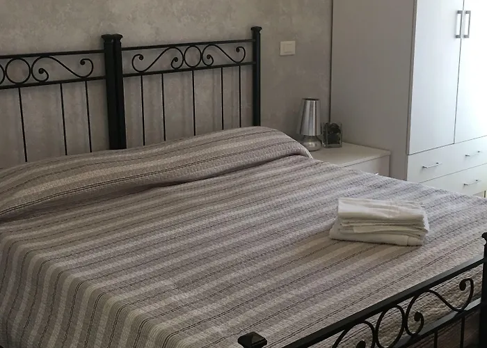 Damiani & Sister Guesthouse Bed & Breakfast 4*