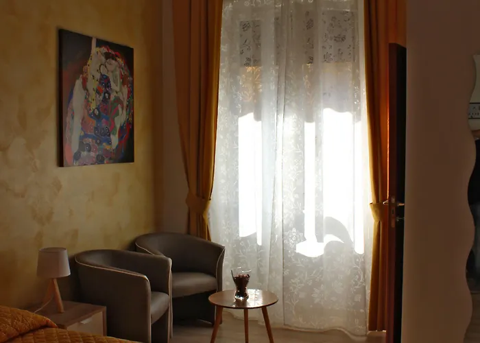 Bed & Breakfast Damiani & Sister Guesthouse 4*