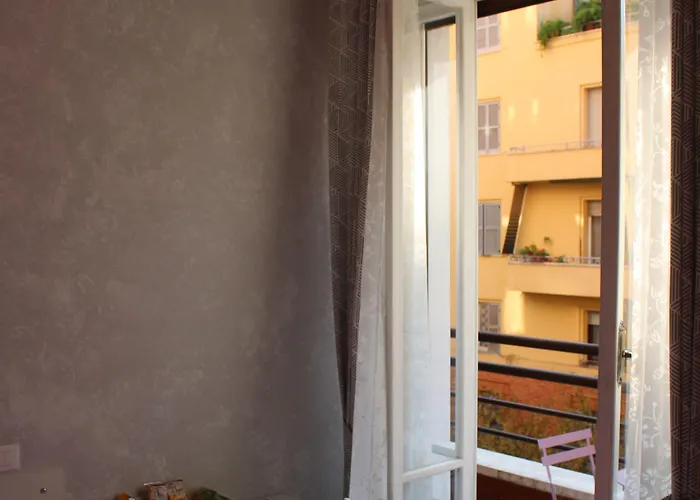 Bed & Breakfast Damiani & Sister Guesthouse 4*
