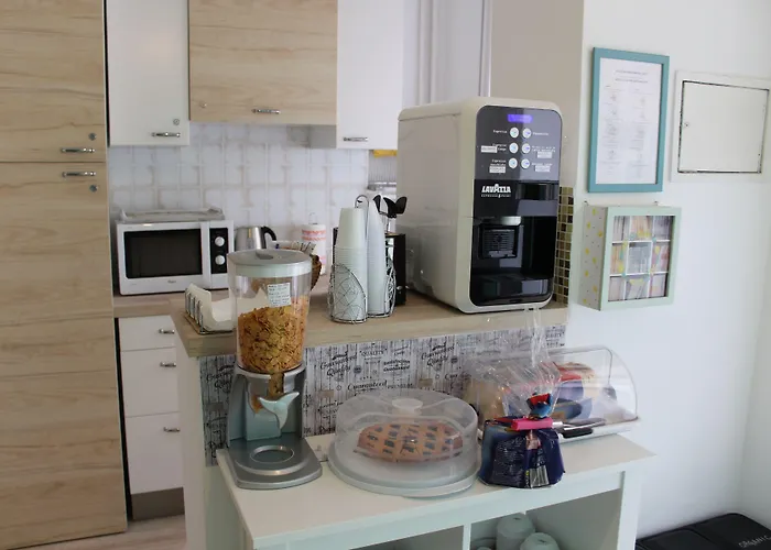 Damiani & Sister Guesthouse Bed & Breakfast 4*